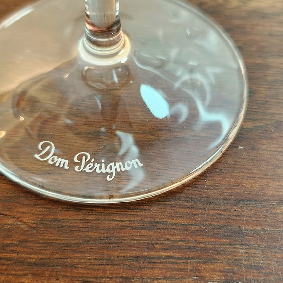 Dom Perrignon Vintage Handblown Crystal Champagne Flutes - Set of 8 - Picture 6 of 8